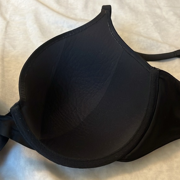 Victoria's Secret Full Coverage Underwire Bra - Picture 8 of 9